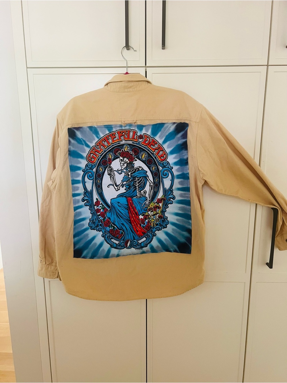 Eddie Bauer Beige Shirt Jacket with Blue & Red Grateful Dead Patch